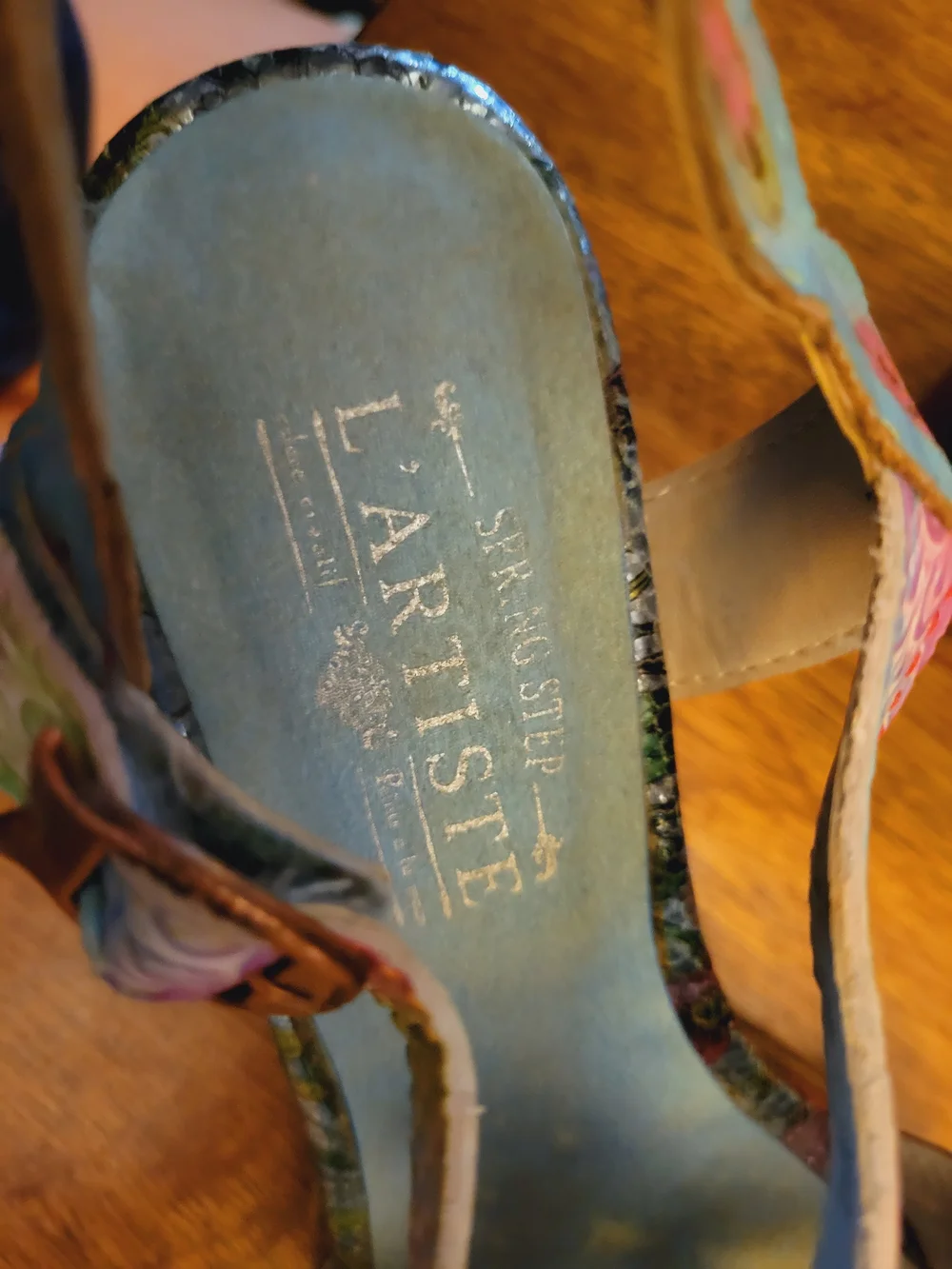 L'ATISTE: Women's Blue Floral Cutout Slingback Sandals with Multicolor Accents
